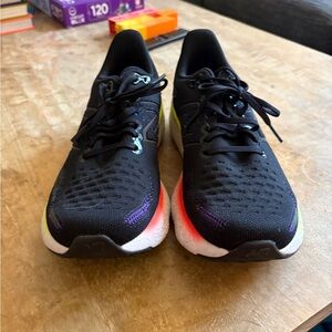 New Balance Fresh Foam Athletic Shoes Women’s Size 9